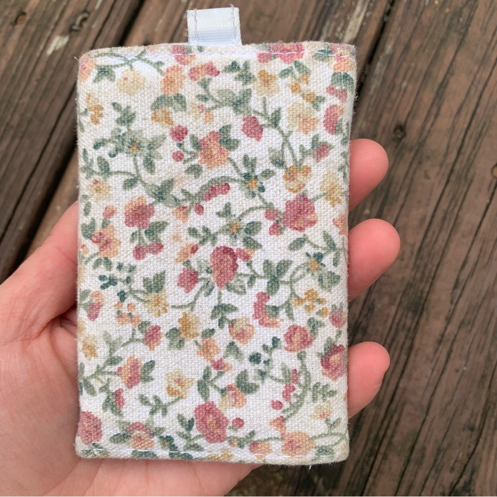 Robin Ruth Sweden Floral Wallet - Picture 2 of 5
